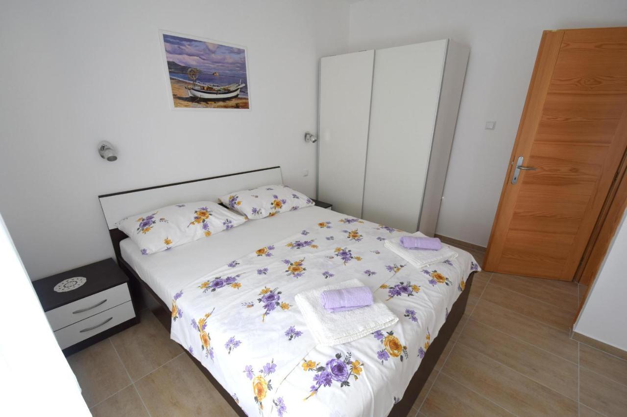 Apartments Buturajac 克尔克 外观 照片