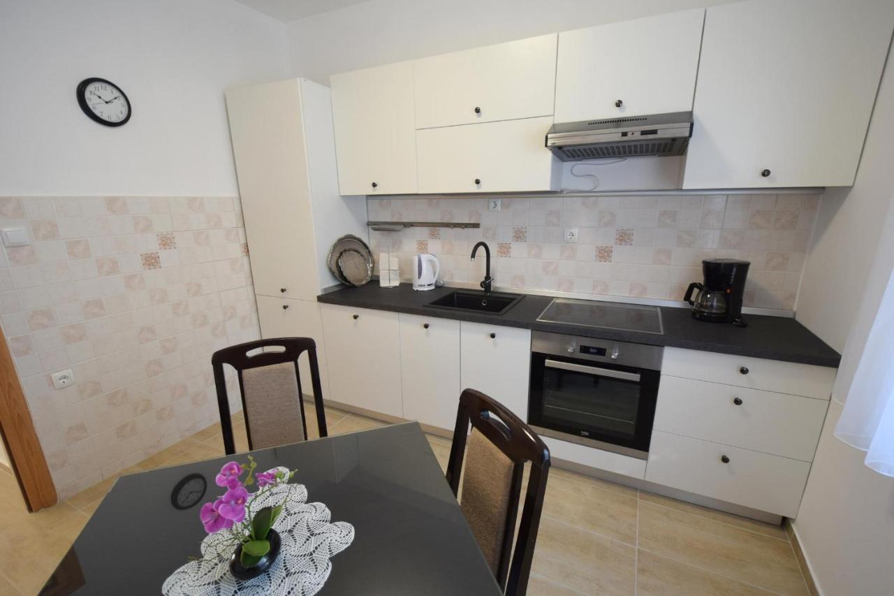 Apartments Buturajac 克尔克 外观 照片