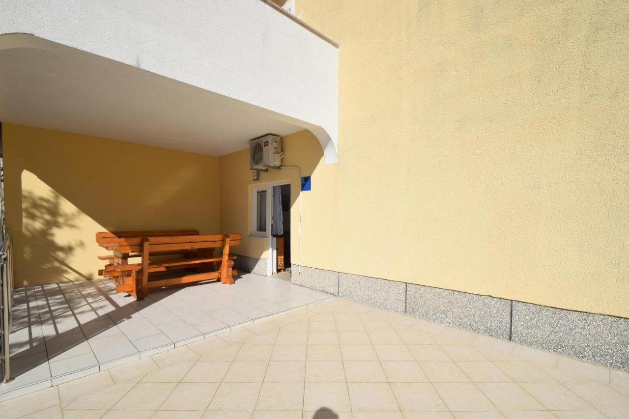 Apartments Buturajac 克尔克 外观 照片