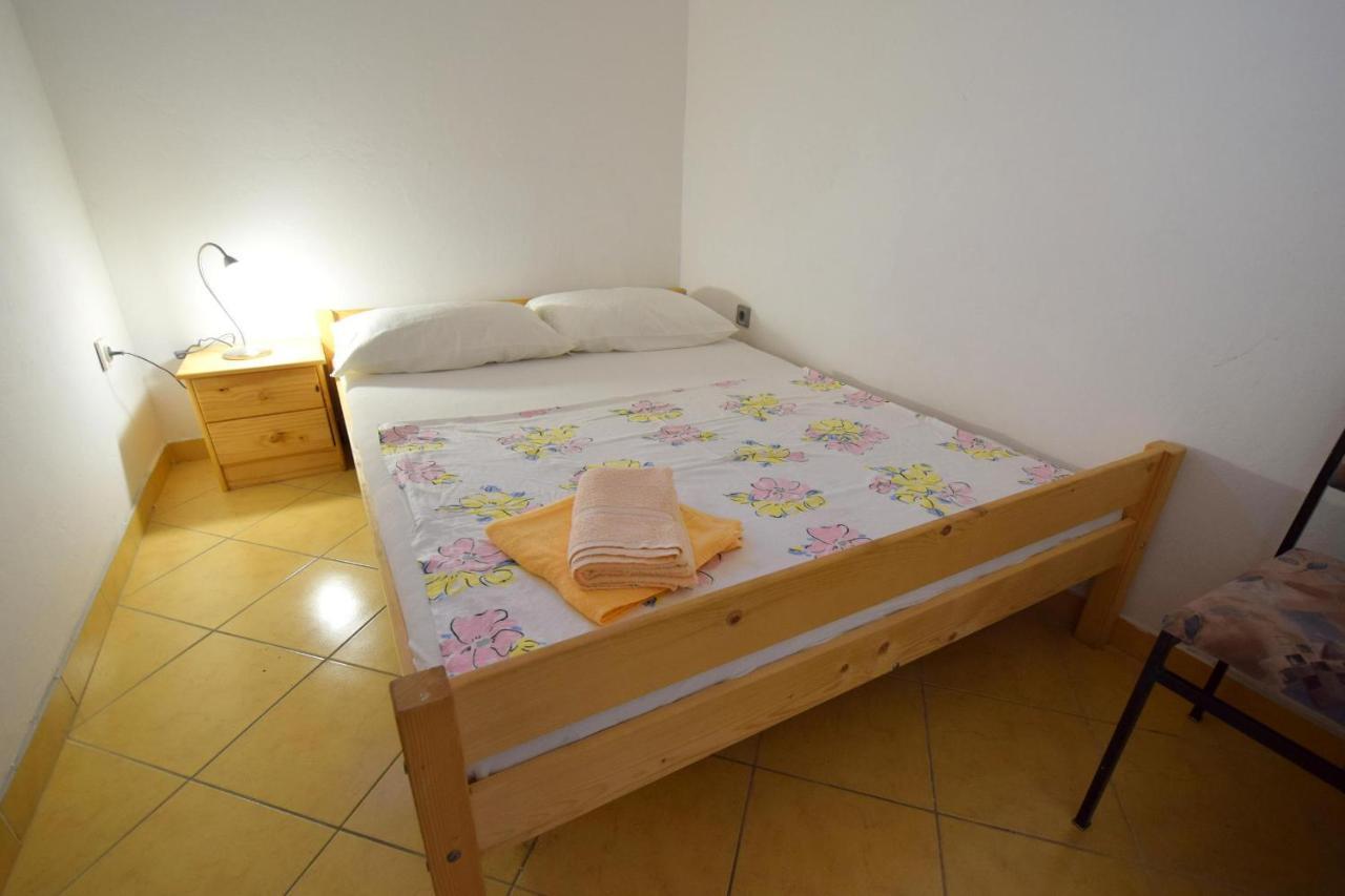 Apartments Buturajac 克尔克 外观 照片