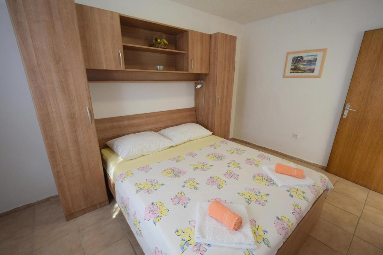 Apartments Buturajac 克尔克 外观 照片