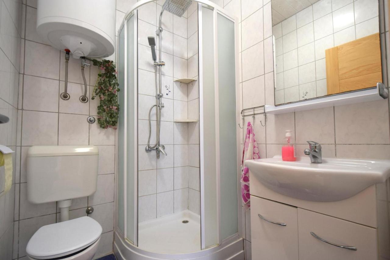 Apartments Buturajac 克尔克 外观 照片