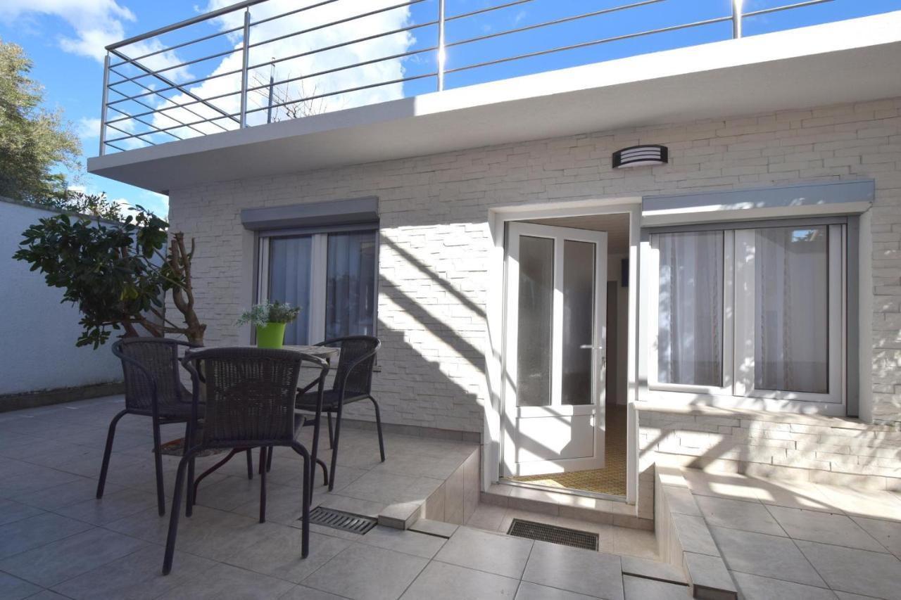 Apartments Buturajac 克尔克 外观 照片